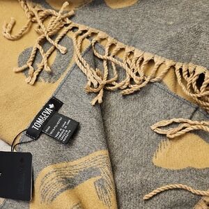 Tom & Eva Camel Heart Scarf